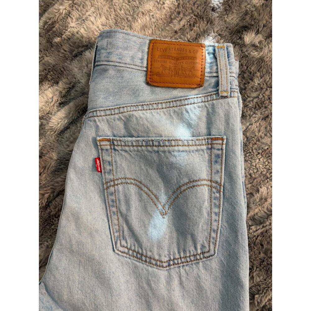 Levi Ribcage Straight Ankle Women's  Light Wash Blue Denim Jeans Size 29x 27